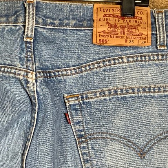 Vintage LEVI’S Mens Jeans Sz 36x36 Straight Leg 505 Red Tab Faded Blue Denim - Picture 12 of 12